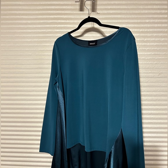 EUc High Low Mixed Media Teal Top Medium - Picture 2 of 6